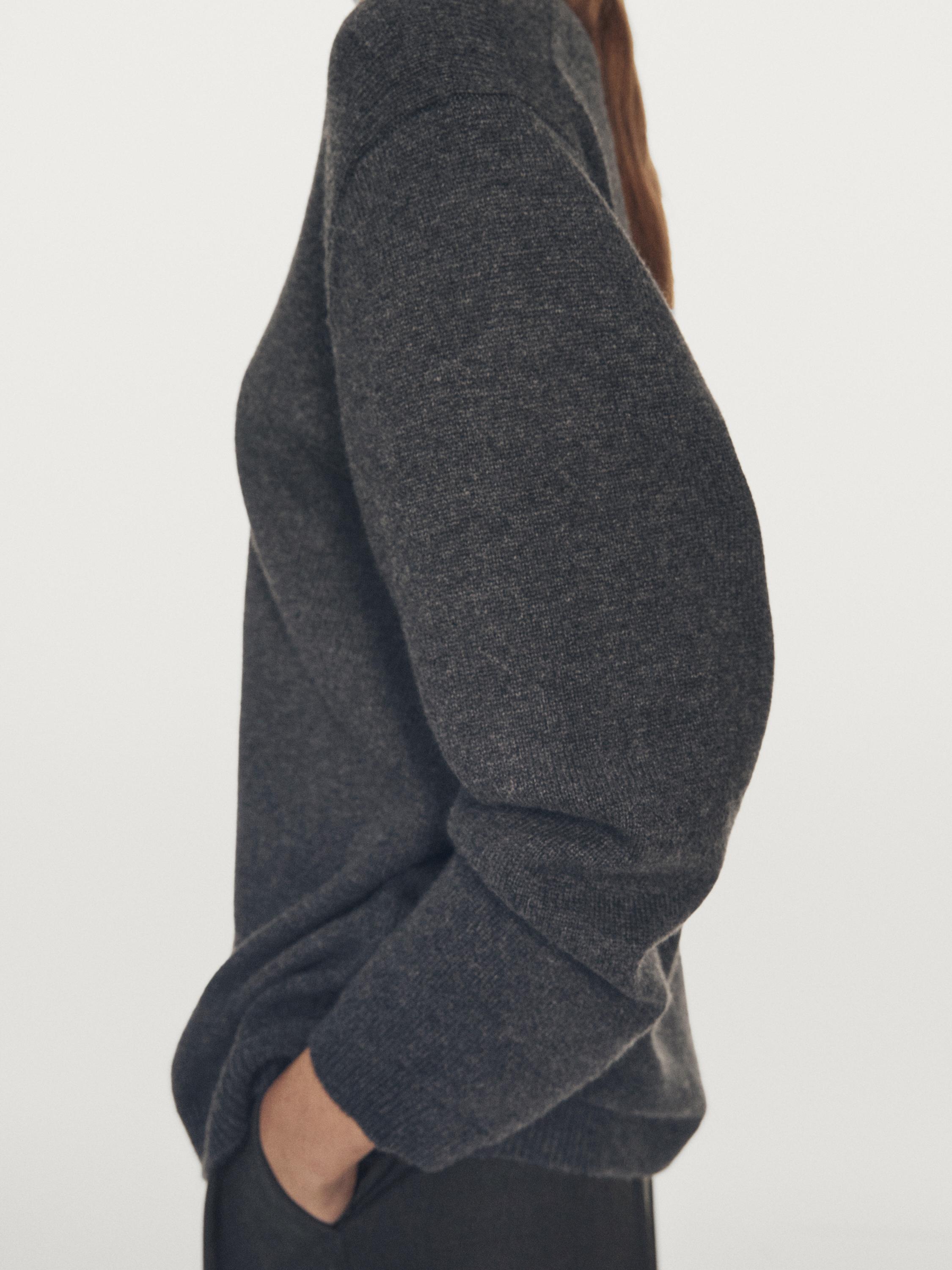 100% cashmere oversize V-neck sweater